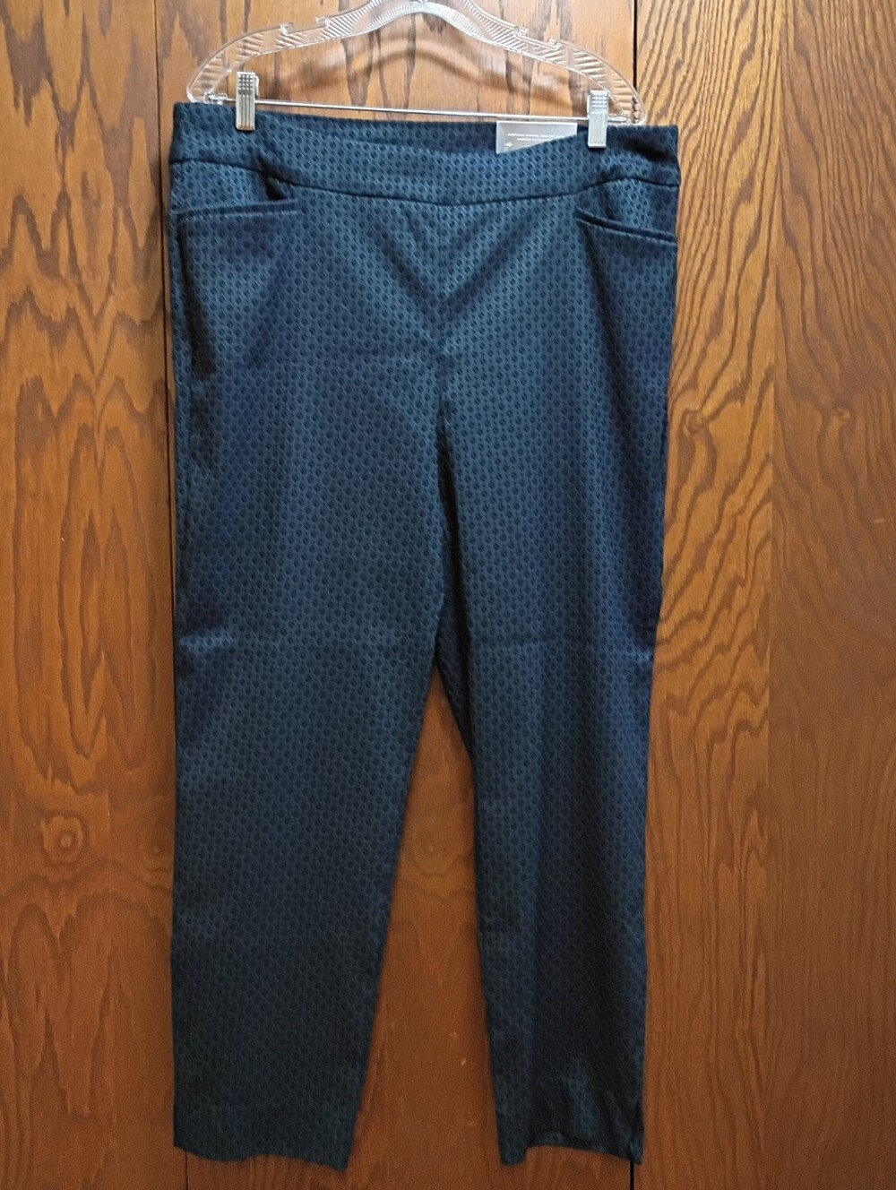 NWT Chico's Navy Micro-Print Cropped Pull-On Pants